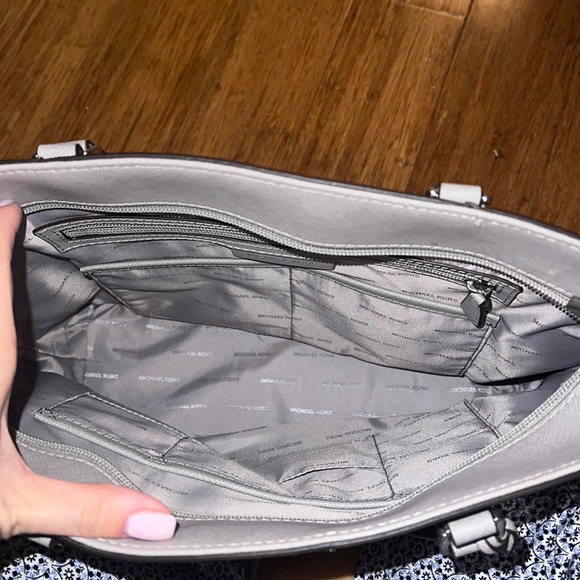 Great EUC Michael Kors purse - Picture 8 of 10